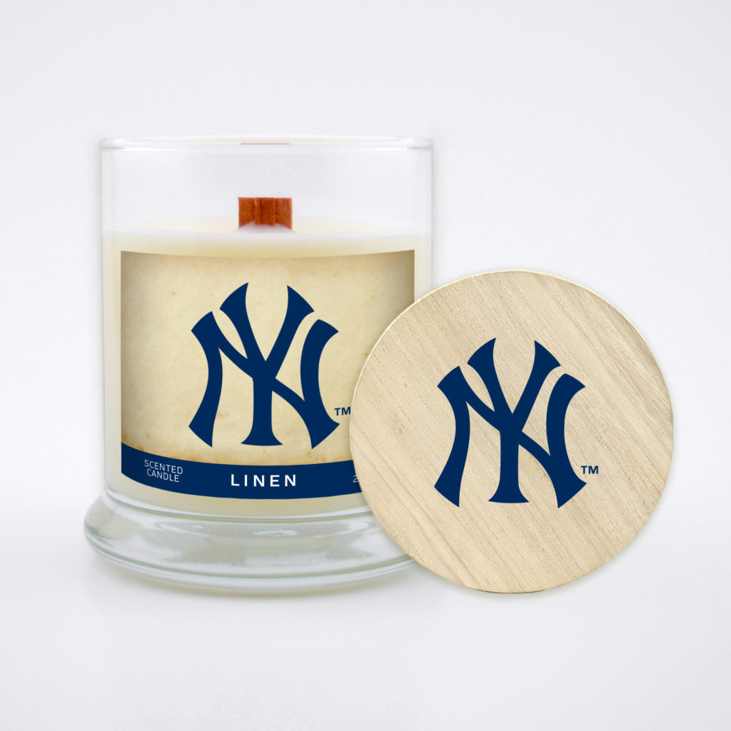 MLB New York Yankees 8 oz Candle with Soy Wax and Wood Wick